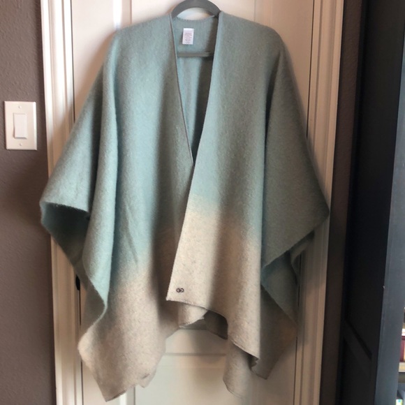 Calia by Carrie Underwood Ombré Wrap - Picture 6 of 9